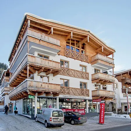 아파트 In Near Lift *